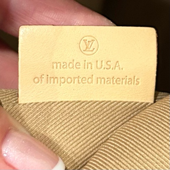 Excellent Condition!  Louis Vuitton Graceful in Damier Azur pattern. - Picture 7 of 15